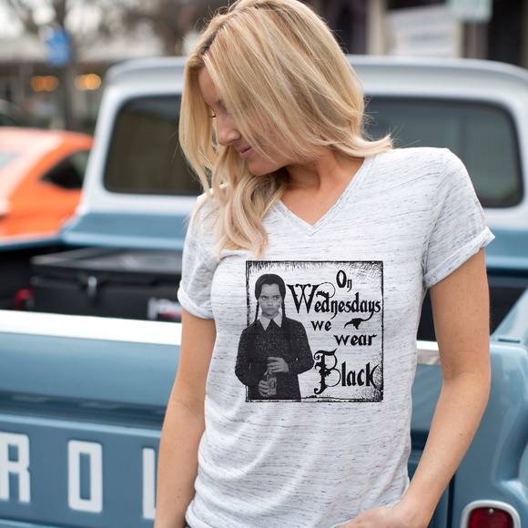 NWT Halloween Women's Graphic Tee Shirt - Picture 1 of 3